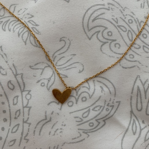 dainty gold heart necklace! - Picture 2 of 2